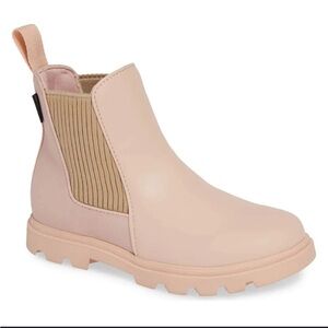 NEW Native Kensington Treklite in chameleon pink size C7